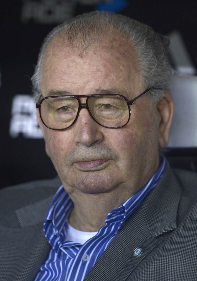 <YONHAP PHOTO-0439> Argentina Football Association President Julio Grondona gestures before the Brazil 2014 World Cup South American qualifier football match against Venezuela at the Monumental stadium in Buenos Aires, on March 22, 2013. Grondona died on July 30, 2014 at age 82. AFP PHOTO / Juan Mabromata../2014-07-31 06:21:00/ <저작권자 ⓒ 1980-2014 ㈜연합뉴스. 무단 전재 재배포 금지.>
Julio Grondona.   AFP-Yonhap