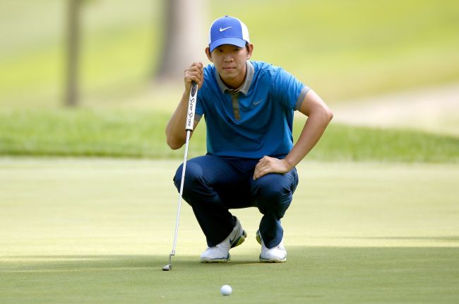 Korea’s Noh Seung-yul lines up a putt on the fifth green on Thursday.   AFP-Yonhap