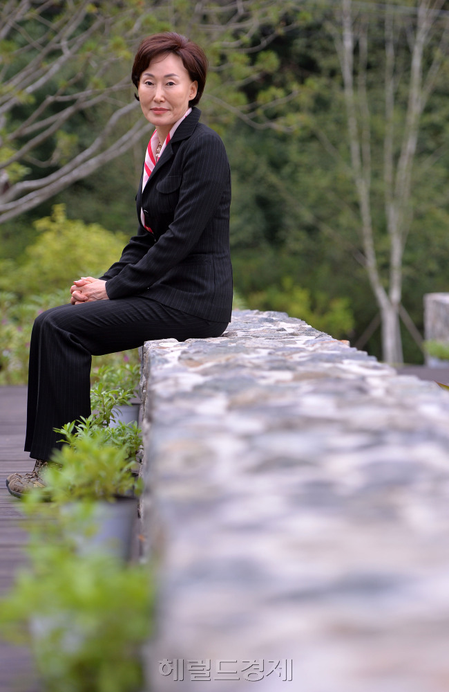 풀무원 연수원 김혜경 부사장<br />괴산=이상섭 기자. babtong@heraldcorp.com
풀무원 연수원 김혜경 부사장
괴산=이상섭 기자. babtong@heraldcorp.com