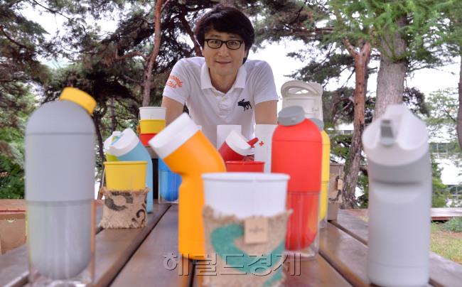 에코준컴퍼니 이준서대표.<br />이상섭 기자. babtong@heraldcorp.com
에코준컴퍼니 이준서대표.
이상섭 기자. babtong@heraldcorp.com
에코준컴퍼니 이준서대표.
이상섭 기자. babtong@heraldcorp.com