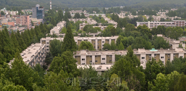 개포동 주공1단지<br />이상섭 기자. babtong@heraldcorp.com
개포동 주공1단지
이상섭 기자. babtong@heraldcorp.com
개포동 주공1단지
이상섭 기자. babtong@heraldcorp.com