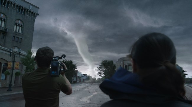 An unrelenting storm threatens a small Oklahoma town in “Into the Storm.”   Courtesy Warner Bros. Pictures/MCT