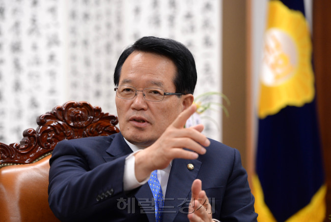 정의화 국회의장.이길동기자.gdlee@heraldcorp.com. 2014.08.11.
정의화 국회의장.이길동기자.gdlee@heraldcorp.com. 2014.08.11.
정의화 국회의장.이길동기자.gdlee@heraldcorp.com. 2014.08.11.
