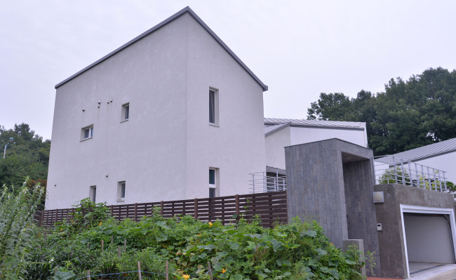 파주 패시브하우스.<br />이상섭 기자. babtong@heraldcorp.com
파주 패시브하우스.
이상섭 기자. babtong@heraldcorp.com