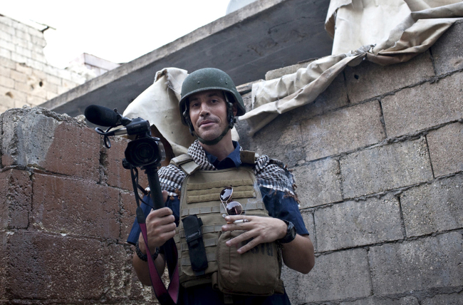 American journalist James Foley covers the civil war in Aleppo, Syria, in November 2012.   AP-Yonhap