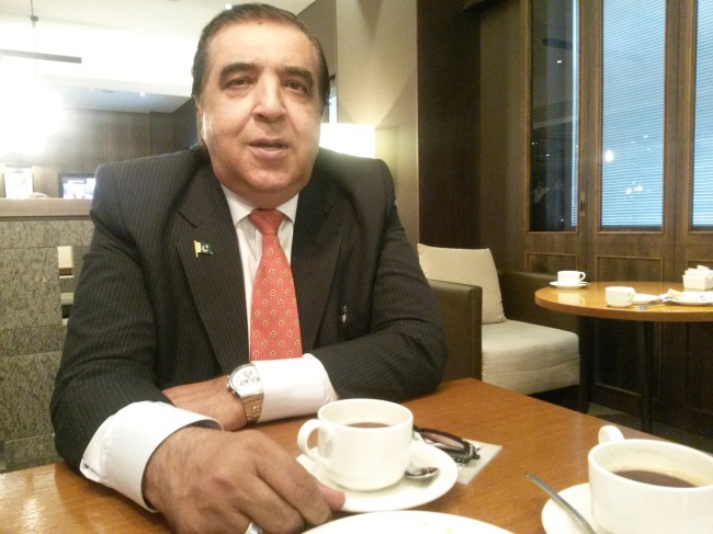 Zakaria Usman, Pakistani president of the Chambers of Commerce and Industry, speaks during an interview with The Korea Herald at a hotel in Seoul on Wednesday.   Philip Iglauer/The Korea Herald