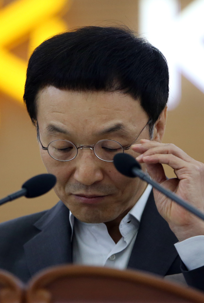 KB Kookmin Bank president Lee Kun-ho.   Yonhap