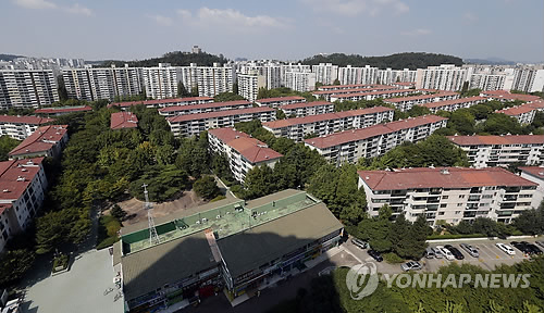 An apartment complex in Mok-dong, western Seoul.  (Yonhap)