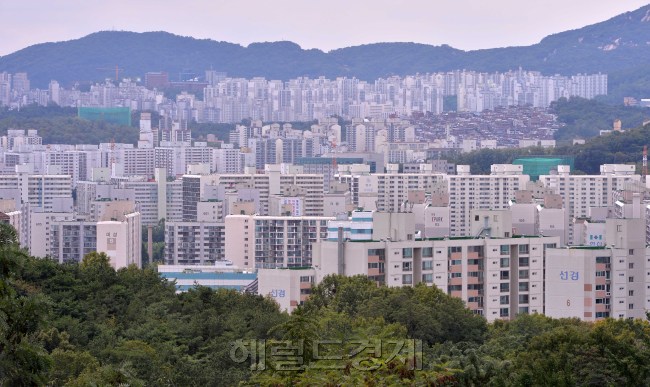 중계동 아파트 단지<br /> 이상섭 기자. babtong@heraldcorp.com
중계동 아파트 단지
이상섭 기자. babtong@heraldcorp.com