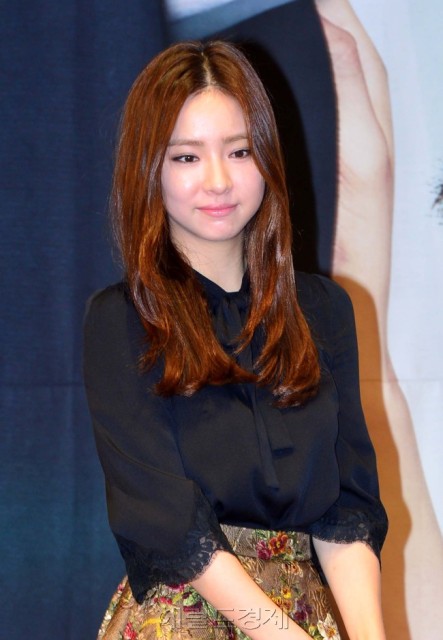<포토>신세경,‘수줍은 미소지으며 입장’
