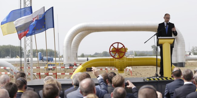 Ukraine’s Prime Minister Arseniy Yatsenyuk delivers a speech during the official opening of a reverse flow pipeline at the gas compressor station in Velke Kapusany, Slovakia, Tuesday.   AP-Yonhap