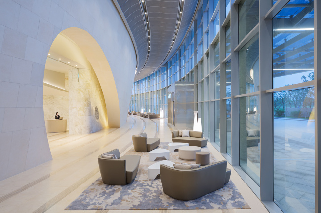 Lobby of Grand Hyatt Incheon’s newly opened West Tower.   KAL Hotel Network Company