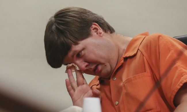 <YONHAP PHOTO-0881> epa04385193 A picture made avqailable on 05 September 2014 shows Justin Ross Harris wipes away tears in Cobb County Magistrate Court during a probable cause hearing in Marietta, Georgia, USA, 03 July 2014. A Cobb County grand jury indicted Harris on charges of malice murder on 04 September 2014, for the hot car death of his 22-month-old son Cooper on 18 June 2014. EPA/KELLY J. HUFF / POOL/2014-09-05 14:06:37/ <저작권자 ⓒ 1980-2014 ㈜연합뉴스. 무단 전재 재배포 금지.>
Justin Ross Harris.   EPA-Yonhap