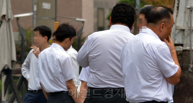 직장인 폭로관련 이미지<br />김명섭 기자 msiron@heraldcorp.com
직장인 폭로관련 이미지
김명섭 기자 msiron@heraldcorp.com
직장인 폭로관련 이미지
김명섭 기자 msiron@heraldcorp.com