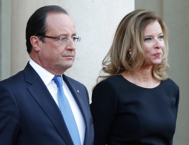 French President Francois Hollande and his ex-companion Valerie Trierweiler    AP-Yonhap