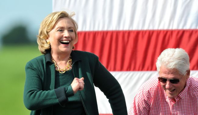 Former Secretary of State Hillary Rodham Clinton speaks to a large gathering at the 37th Harkin Steak Fry in Indianola, Iowa, Sunday.    AFP-Yonhap
