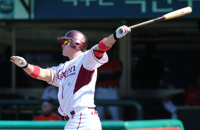 Park Byung-ho could become only the third KBO player ever to hit 50 home runs in a season.   Yonhap