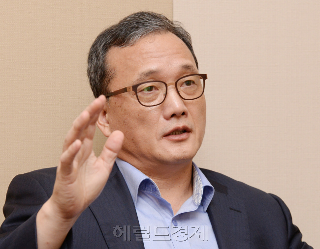 디자인진흥원장 인터뷰. 박현구 기자phko@heraldcorp.com/2014.08.28
디자인진흥원장 인터뷰. 박현구 기자phko@heraldcorp.com/2014.08.28
디자인진흥원장 인터뷰. 박현구 기자phko@heraldcorp.com/2014.08.28