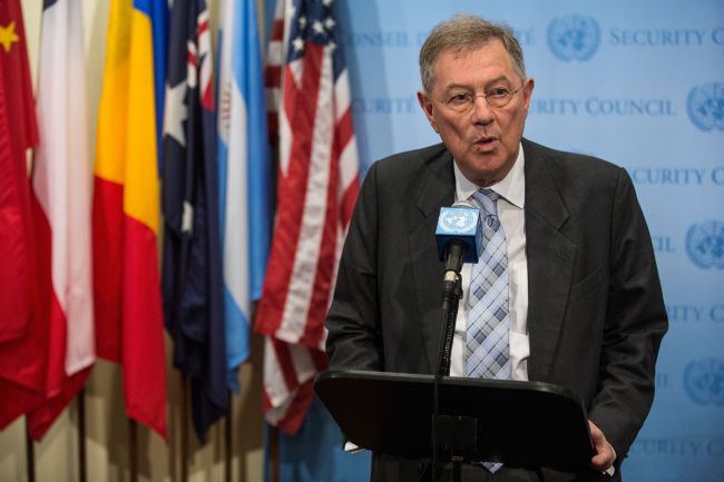Robert Serry, the special coordinator for the Middle East peace process and personal representative of the United Nations secretary-general, answers questions from the media after addressing the U.N. Security Council meeting on “The Palestinian Question” in New York on Tuesday.   AFP-Yonhap