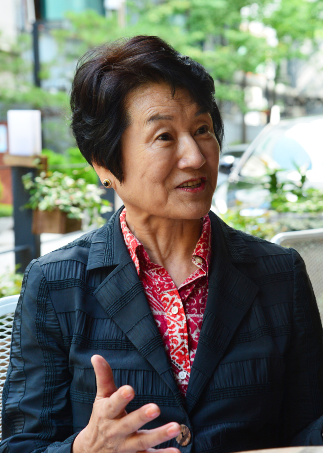 Author Daisy Lee Yang speaks during an interview with The Korea Herald at a cafe in Gwanghwamun, Seoul.
Yoon Byung-chan/The Korea Herald