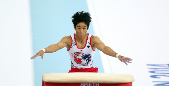 <YONHAP PHOTO-1112> <아시안게임> 힘찬 도약하는 약학선 (인천=연합뉴스) 최재구 기자 = 21일 인천광역시 남동체육관에서 열린 2014 인천 아시안게임 남자 기계체조 개인전 예선 및 단체전 경기에서 양학선이 도마 연기를 펼치고 있다 . 2014.9.21 jjaeck9@yna.co.kr/2014-09-21 18:28:53/ <저작권자 ⓒ 1980-2014 ㈜연합뉴스. 무단 전재 재배포 금지.>
Korean gymnast Yang Hak-seon   Yonhap