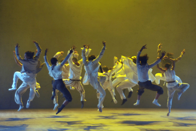 A scene from London-based Israeli choreographer Hofesh Shechter’s play “Sun,” to be staged at the Seoul Performing Arts Festival.   SPAF