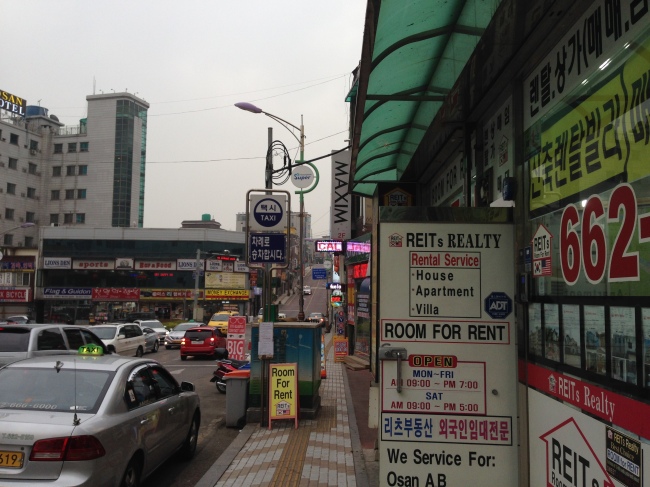 25일 미군 렌털용 아파트로 관심을 모았던 평택 브라운스톤 험프리스 아파트 청약 결과, 대부분의 평형에서 고른 청약률을 보였다.