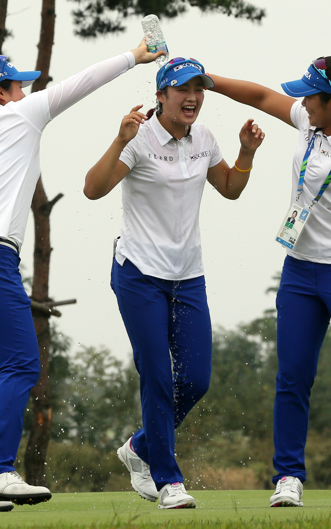 Park Gyeol of South Korea on Sunday captured the individual gold medal in women’s golf at the ongoing Asian Games. Park shot a four-round total of 19-under 269 at the par-72 Dream Park Country Club in Incheon, becoming the third straight South Korean champion of the event. The 18-year-old beat Budsabakon Sukapan of Thailand by two strokes.    Yonhap