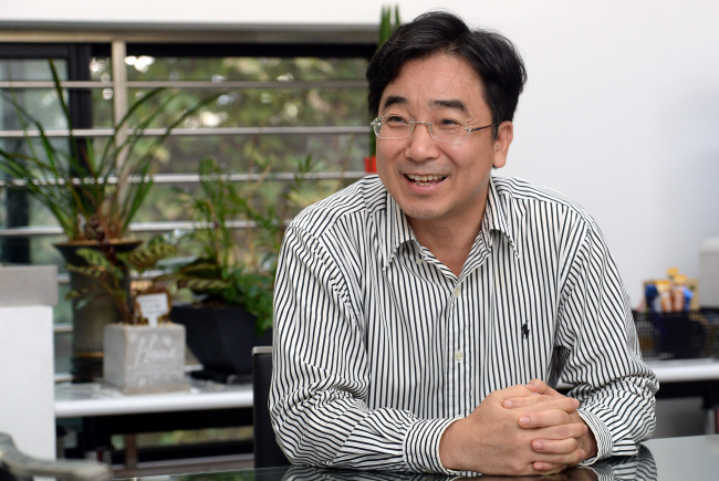 Yoo Jong-il, macroeconomics professor at the KDI School.   Ahn Hoon/The Korea Herald