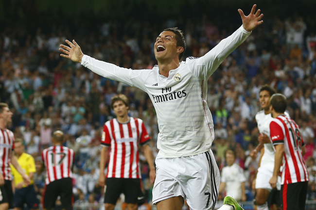 Real’s Cristiano Ronaldo celebrates his third goal on Sunday.   AP-Yonhap