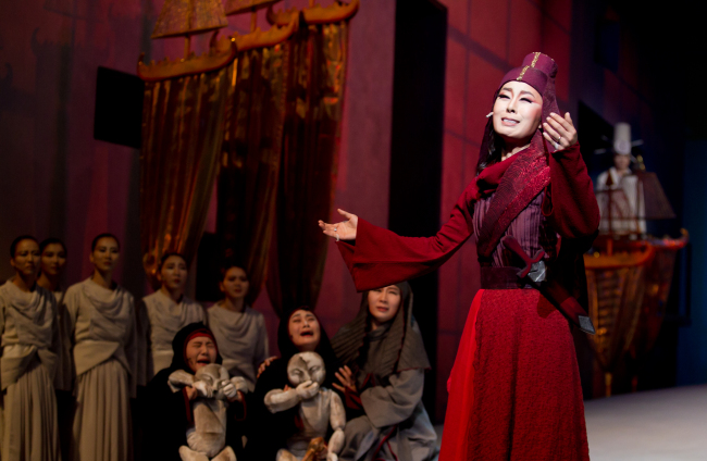 A scene from the changgeuk performance of “Medea.”   National Changgeuk Company of Korea