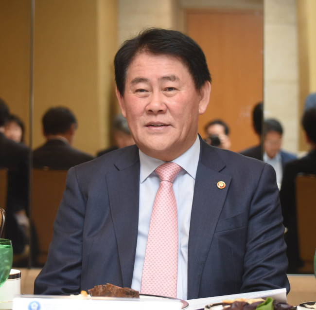 최경환 경제부총리·기획재정부장관