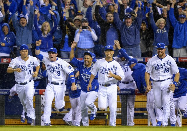 The Royals love to take an extra base, whether it’s turning a single into a double or stealing their way into scoring position.   EPA-Yonhap