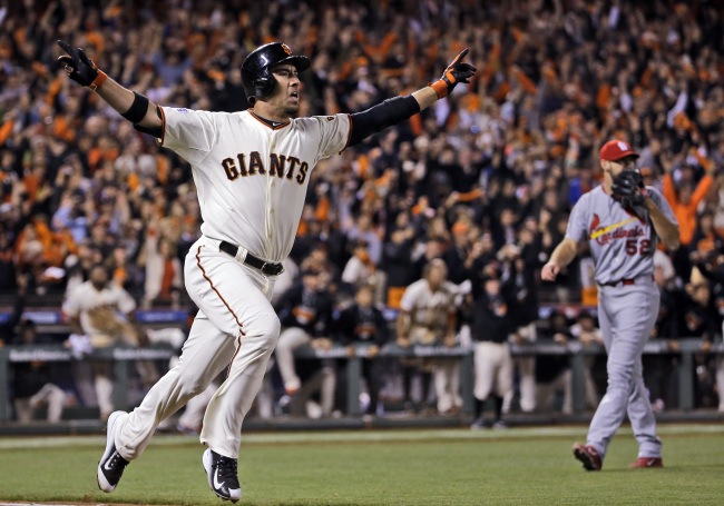 <YONHAP PHOTO-0766> San Francisco Giants' Travis Ishikawa reacts after hitting a walk-off three-run home run during the ninth inning of Game 5 of the National League baseball championship series against the St. Louis Cardinals Thursday, Oct. 16, 2014, in San Francisco. The Giants won 6-3 to advance to the World Series. (AP Photo/David J. Phillip)/2014-10-17 12:24:23/ <저작권자 ⓒ 1980-2014 ㈜연합뉴스. 무단 전재 재배포 금지.>
The San Francisco Giants’ Travis Ishikawa reacts after hitting a walk-off three-run home run during the ninth inning of Game 5 of the National League baseball championship series against the St. Louis Cardinals in San Francisco on Thursday.   AP-Yonhap
