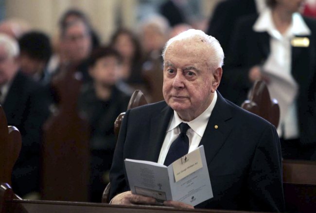 Former Australian Prime Minister Gough Whitlam.    EPA-Yonhap