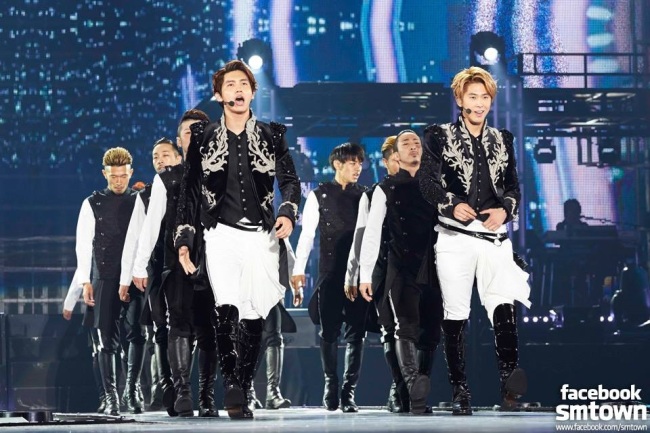 TVXQ performs during its Japan Live Tour 2014.   SMTOWN Facebook