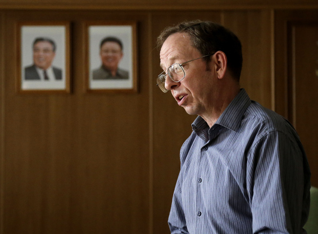 Jeffrey Fowle speaks to the Associated Press in Pyongyang on Sept. 1.    AP-Yonhap