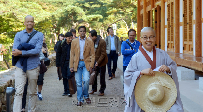 주한외신기자 템플스테이<br />김명섭 기자 msiron@heraldcorp.com
주한외신기자 템플스테이
김명섭 기자 msiron@heraldcorp.com
주한외신기자 템플스테이
김명섭 기자 msiron@heraldcorp.com
주한외신기자 템플스테이
김명섭 기자 msiron@heraldcorp.com
주한외신기자 템플스테이
김명섭 기자 msiron@heraldcorp.com