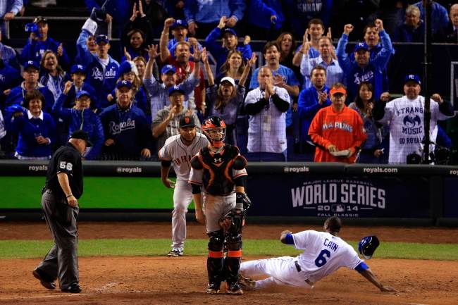 Lorenzo Cain of the Kansas City Royals scores in the sixth inning on Wednesday.   AFP-Yonhap