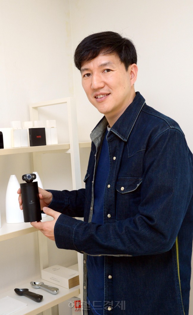 다니엘 김.<br />정희조 기자/checho@heraldcorp.com 141023
다니엘 김.
정희조 기자/checho@heraldcorp.com 141023
다니엘 김.
정희조 기자/checho@heraldcorp.com 141023
