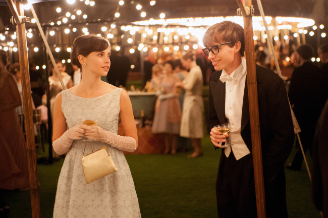 Felicity Jones (left) stars as Jane Wilde and Eddie Redmayne stars as Stephen Hawking in Academy Award winner James Marsh’s “The Theory of Everything,” a Focus Features release.   Focus Features/MCT