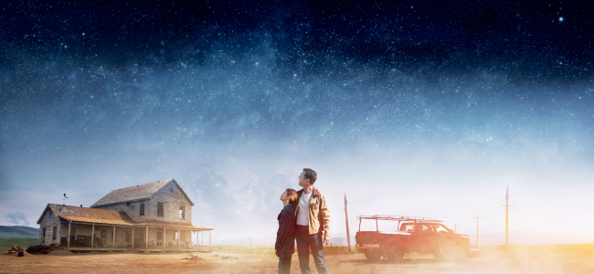 Matthew McConaughey (left) and Mackenzie Foy in a scene from “Interstellar.”   Warner Bros. Korea
