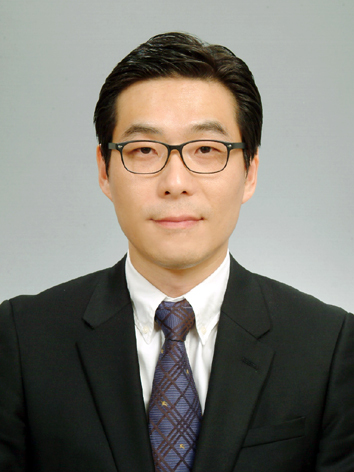 Kim Jeong-hun, general manager of Gyeonggi Pyeongtaek Port