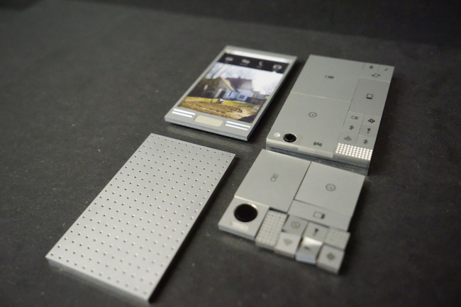 A Phoneblocks mobile phone made of components from old mobile phones by Dave Hakkens