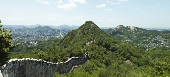 The Baekak section of the Seoul City Walls.   Cultural Heritage Administration
