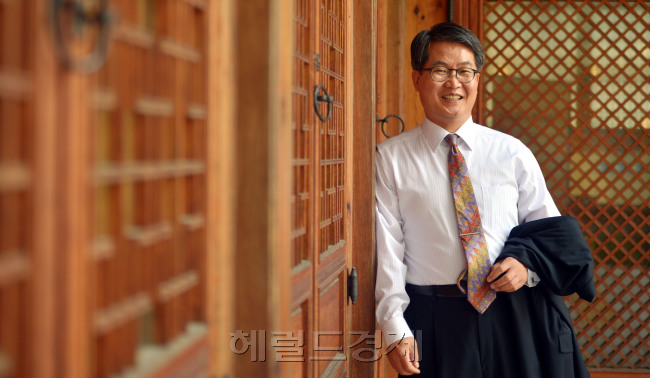 윤용철<br />김명섭 기자 msiron@heraldcorp.com
윤용철
김명섭 기자 msiron@heraldcorp.com