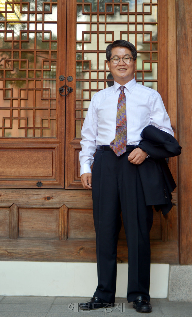 윤용철<br />김명섭 기자 msiron@heraldcorp.com
윤용철
김명섭 기자 msiron@heraldcorp.com