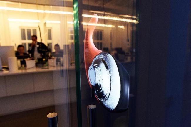 At Normal, consumers can use a mobile app to photograph their ear, transmit the shots to the New York start-up’s 3-D printing facility and then receive customized earphones within 48 hours.   AFP