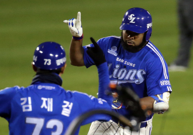Samsung’s Yamaico Navarro was named the Korean Series MVP.   (Yonhap)