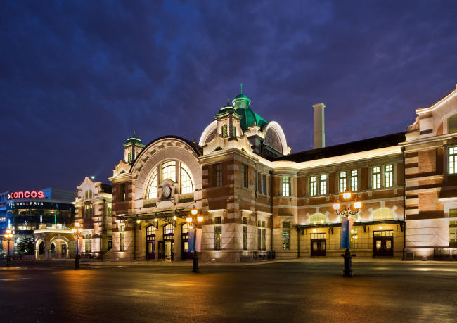 Culture Station Seoul 284, the old Seoul Station.   DDP